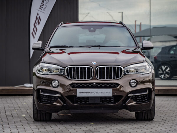 carro usado e semi-novo para venda. Interior em pele. BMW X6 M M50 d xDrive castanho. MPPAIVA-Automotive o seu stand automóvel de confiança