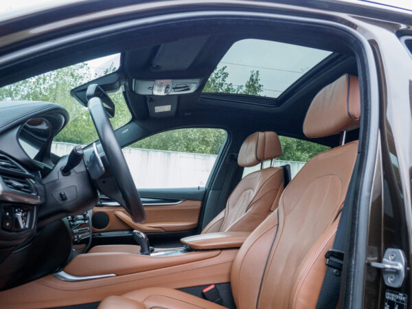 interior bancos em pele BMW X6 M M50 d xDrive castanho. MPPAIVA-Automotive o seu stand automóvel de confiança